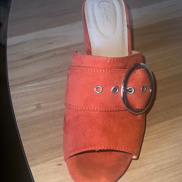 Comfortiva Women's Orange Slide Sandals - Picture 1 of 4